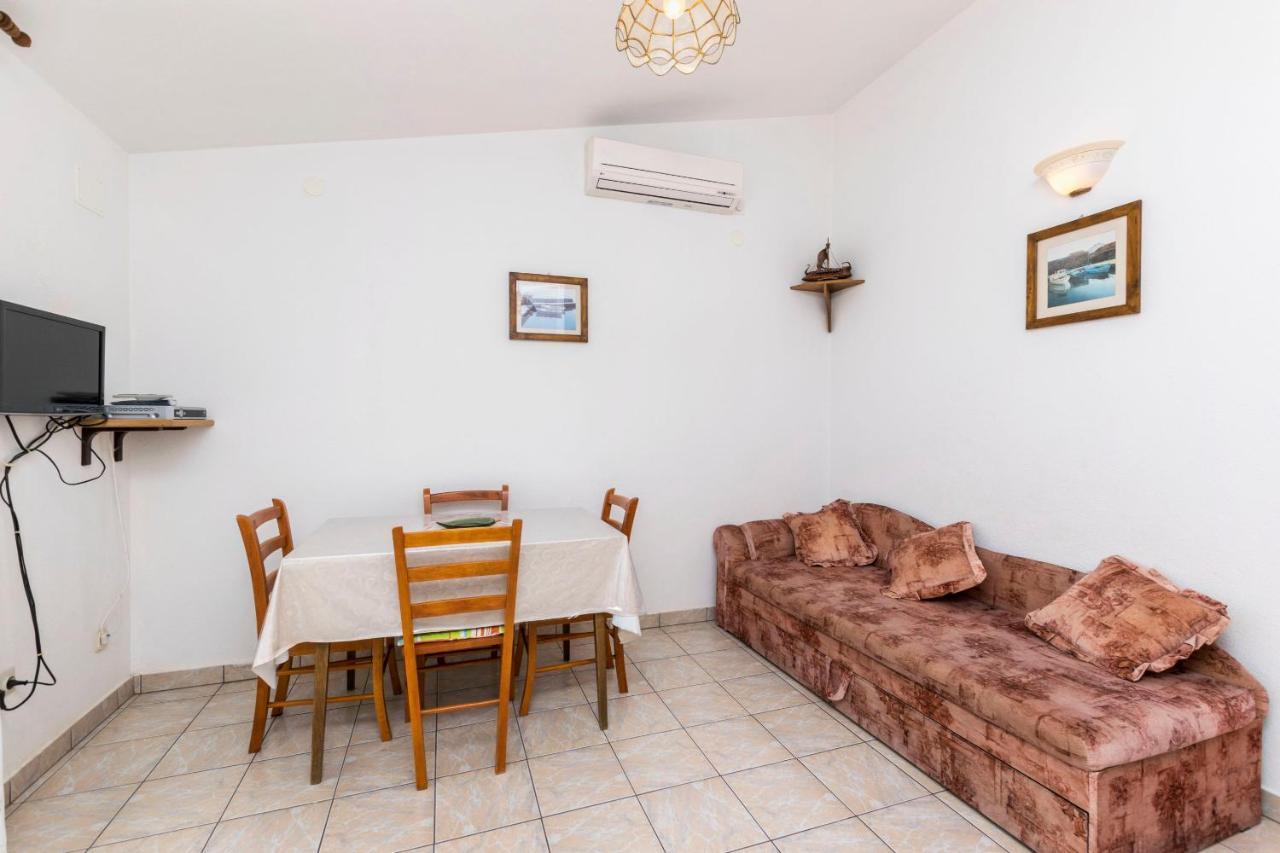 Apartments Neda Trogir Exterior photo